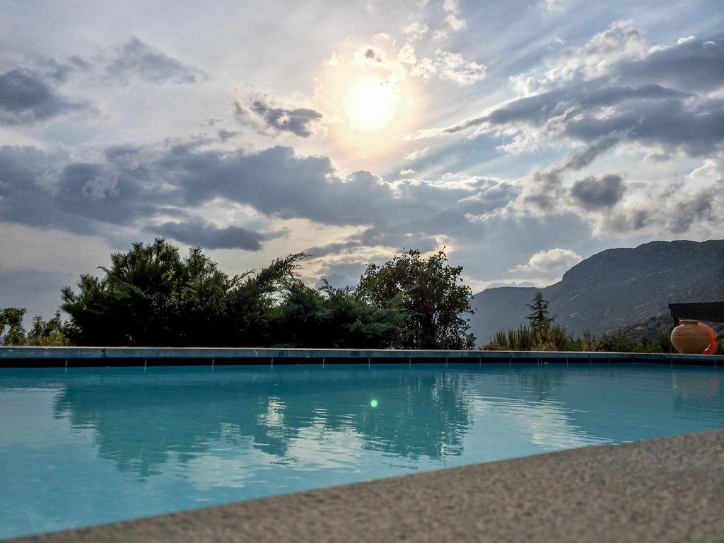 Elafivolia Arachova Suites מראה חיצוני תמונה